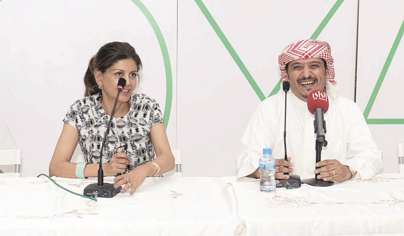 u0641u0627u0631u0639u0629 u0627u0644u0633u0642u0627u0641 u0648u0639u0628u0648u062f u0627u0644u062eu0648u0627u062cu0629 u062eu0644u0627u0644 u0627u0644u0645u0624u062au0645u0631 u0627u0644u0635u062du0627u0641u064a (u062au0635u0648u064au0631 u0632u0643u0631u064au0627 u0639u0637u064au0629)