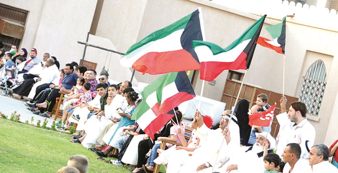 u0623u0639u0644u0627u0645 u0627u0644u0643u0648u064au062a u062au0631u0641u0631u0641 u0641u0648u0642 u0631u0624u0648u0633 u0627u0644u0645u0648u0627u0637u0646u064au0646 u0648u0627u0644u0648u0627u0641u062fu064au0646 u0641u064a u0627u0644u0642u0635u0631      (u062au0635u0648u064au0631 u0645u0648u0633u0649 u0639u064au0627u0634)