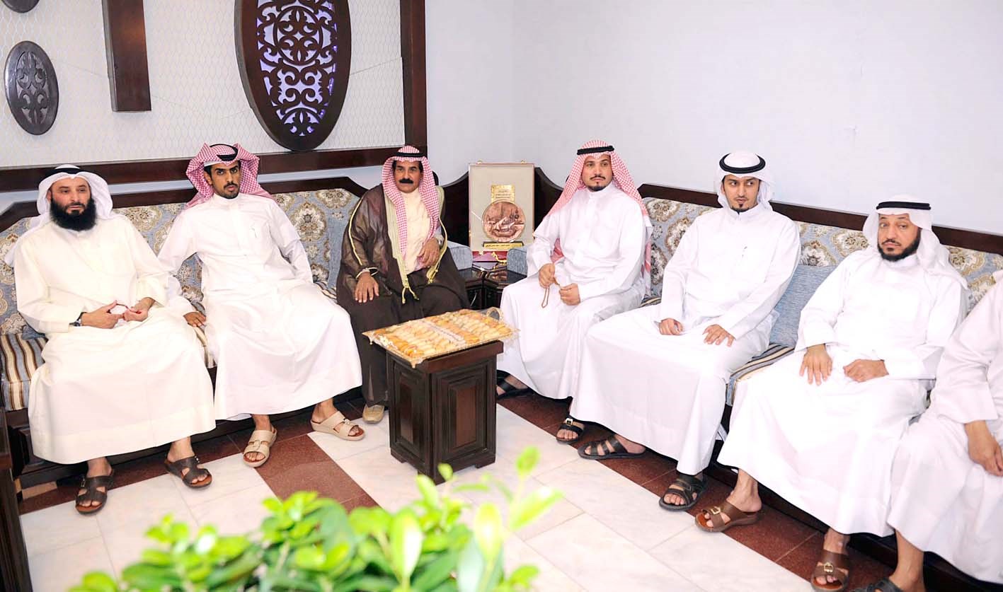 u062cu0627u0646u0628 u0645u0646 u0627u0644u0645u0647u0646u0626u064au0646