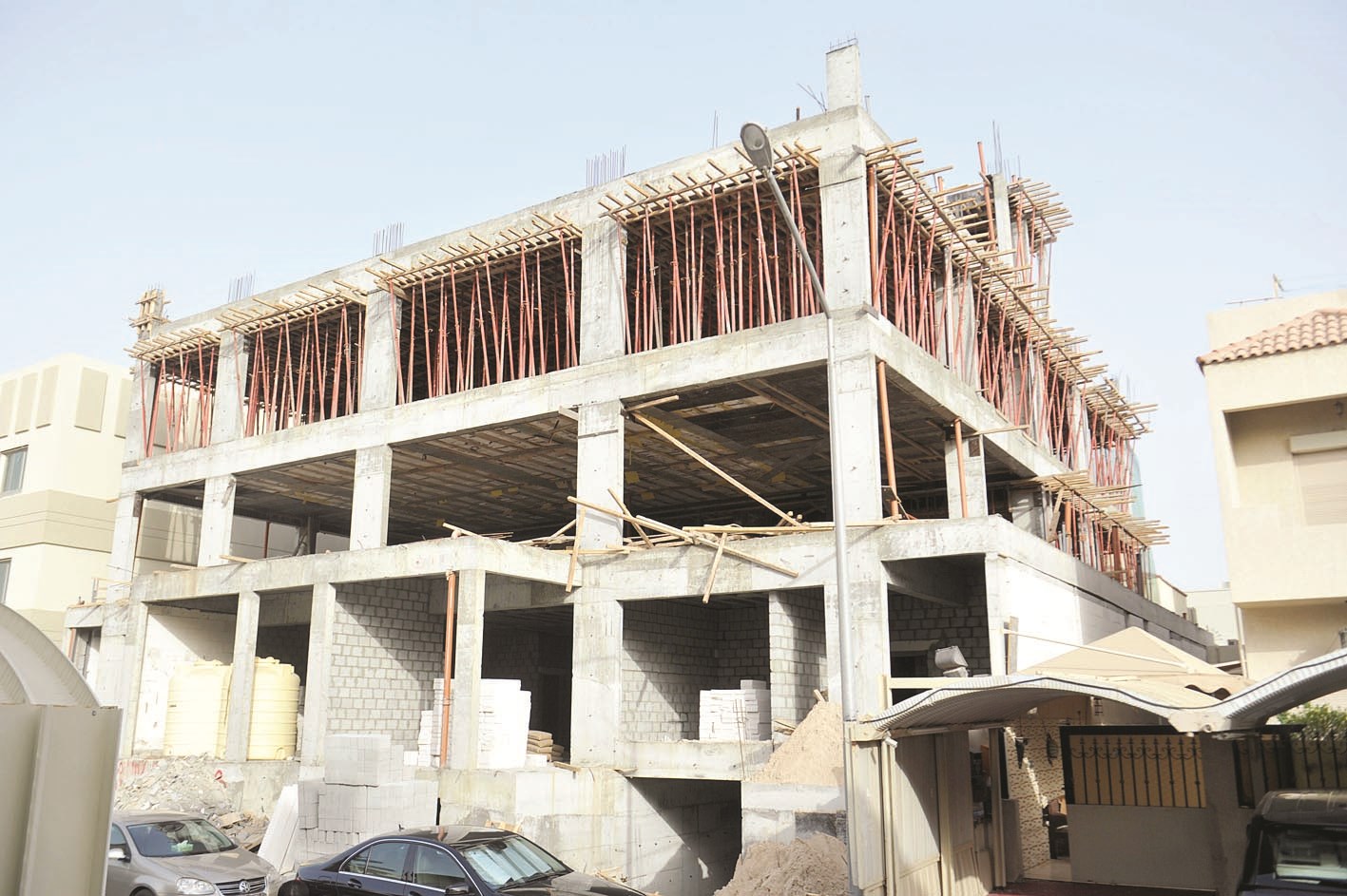 u0623u062fu0648u0627u0631 u0639u0627u0644u064au0629 u0648u0645u062eu0627u0644u0641u0629 u0641u064a u0627u0644u062cu0627u0628u0631u064au0629 (u062au0635u0648u064au0631 u062cu0627u0633u0645 u0628u0627u0631u0648u0646)