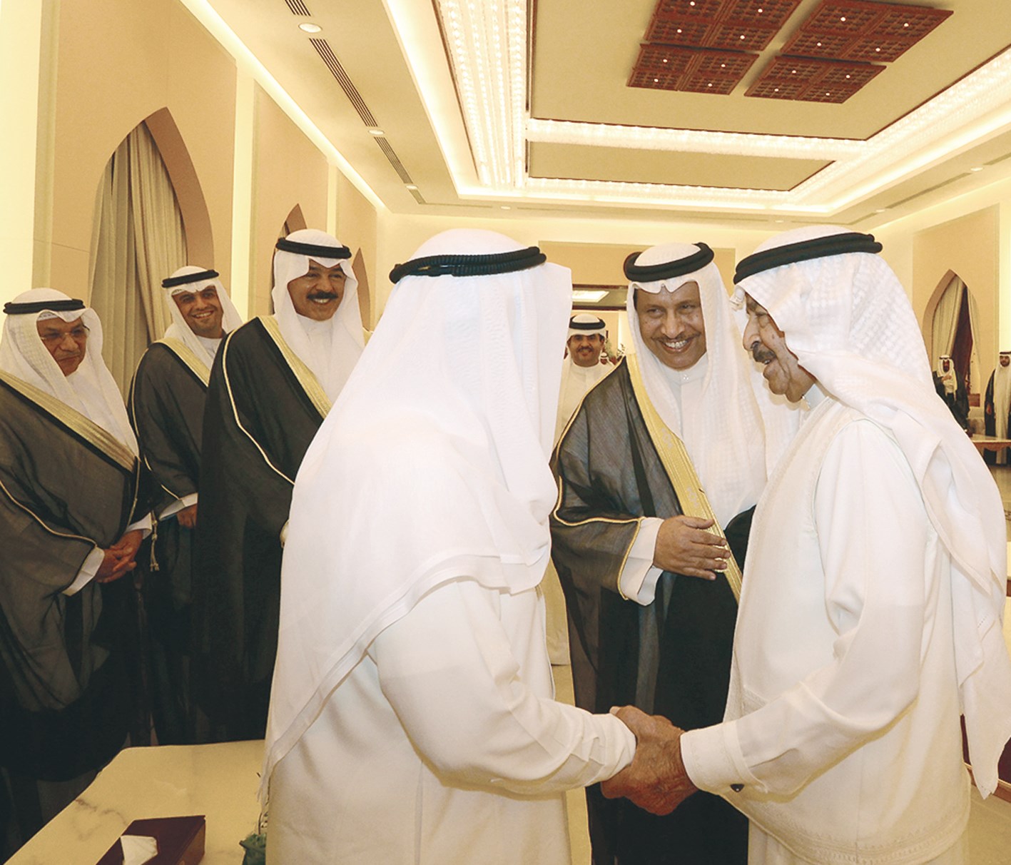 خليفة بن سلمان في حديث مشترك وبدا جابر المبارك ومحمد الخالد وخالد الجراح