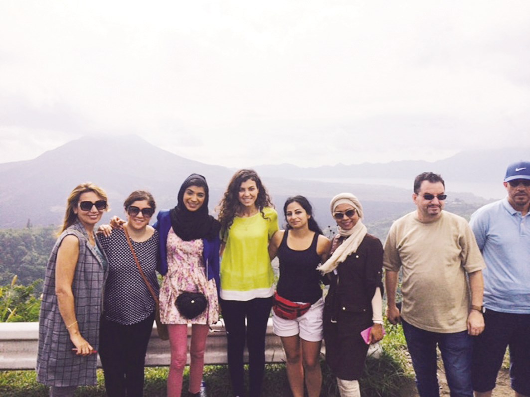 صورة تذكارية مع الوفد الإعلامي