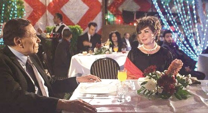 نجوى إبراهيم وعادل إمام في مشهد من «أستاذ ورئيس قسم»