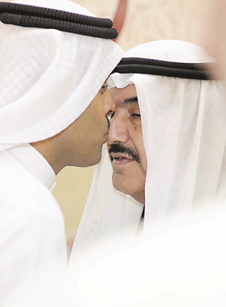 قبلة على خشم المحمد