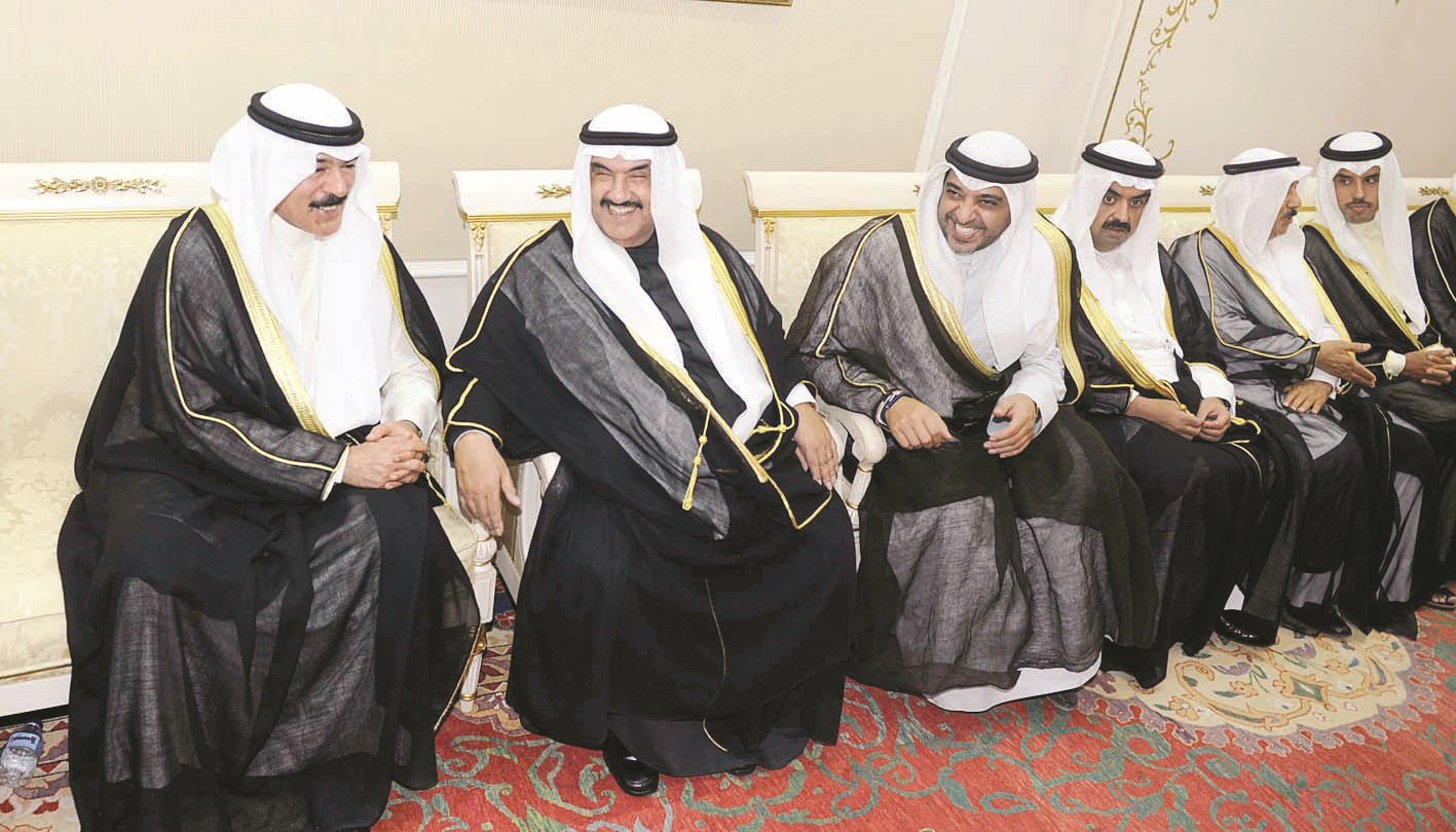 ناصر المحمد يتوسط محمد الخالد ومحمد العبدالله