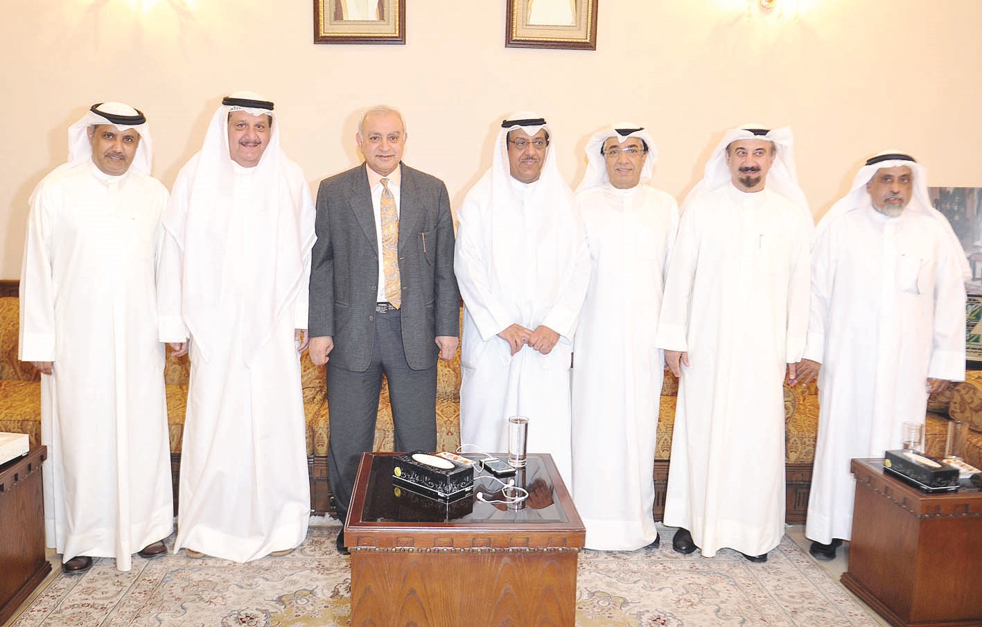 u0627u0644u0643u0646u062fu0631u064a u0645u0639 u0627u0644u062eu0631u064au0646u062c u0648u0628u062fu0631 u0627u0644u0639u064au0633u0649 u0648u0639u062fu062f u0645u0646 u0627u0644u0645u0647u0646u0626u064au0646