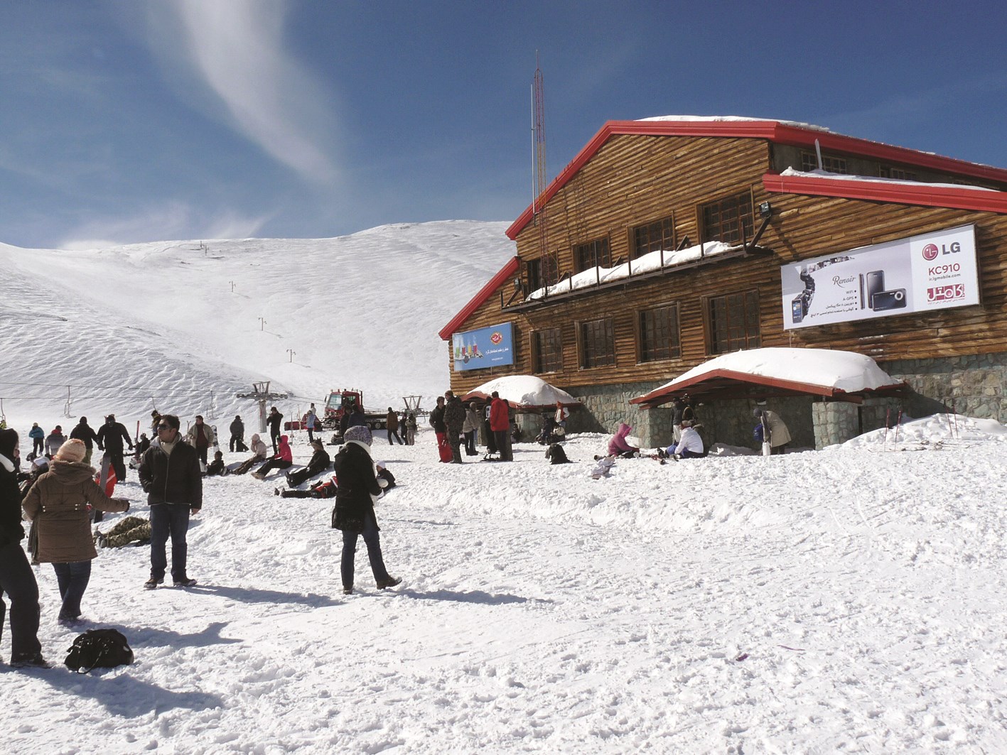 توجال... ثلوج في «عز الصيف»