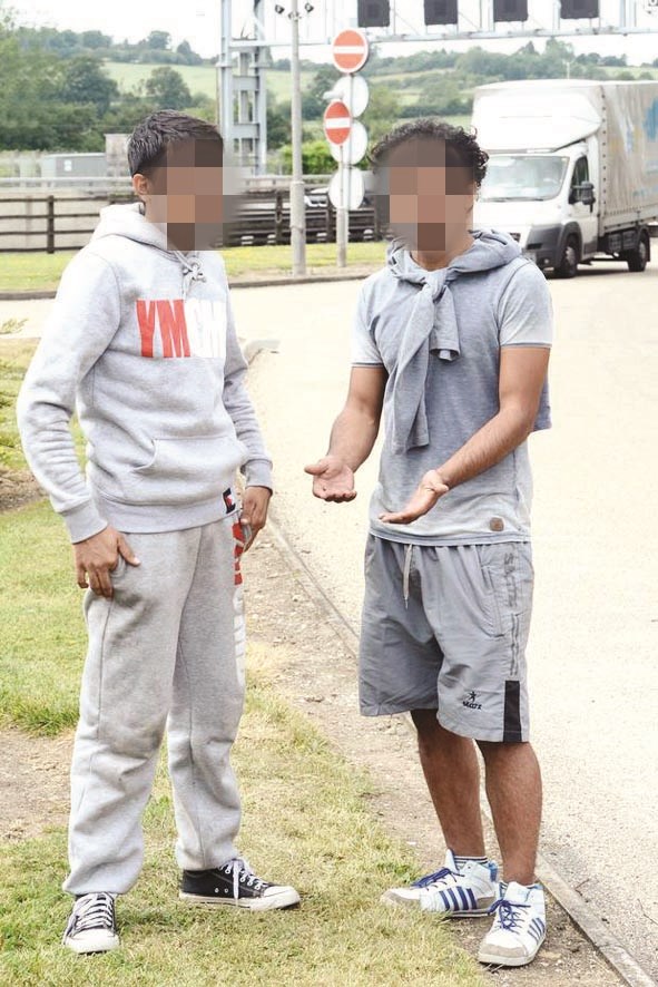 ... ولدى توقيفهما