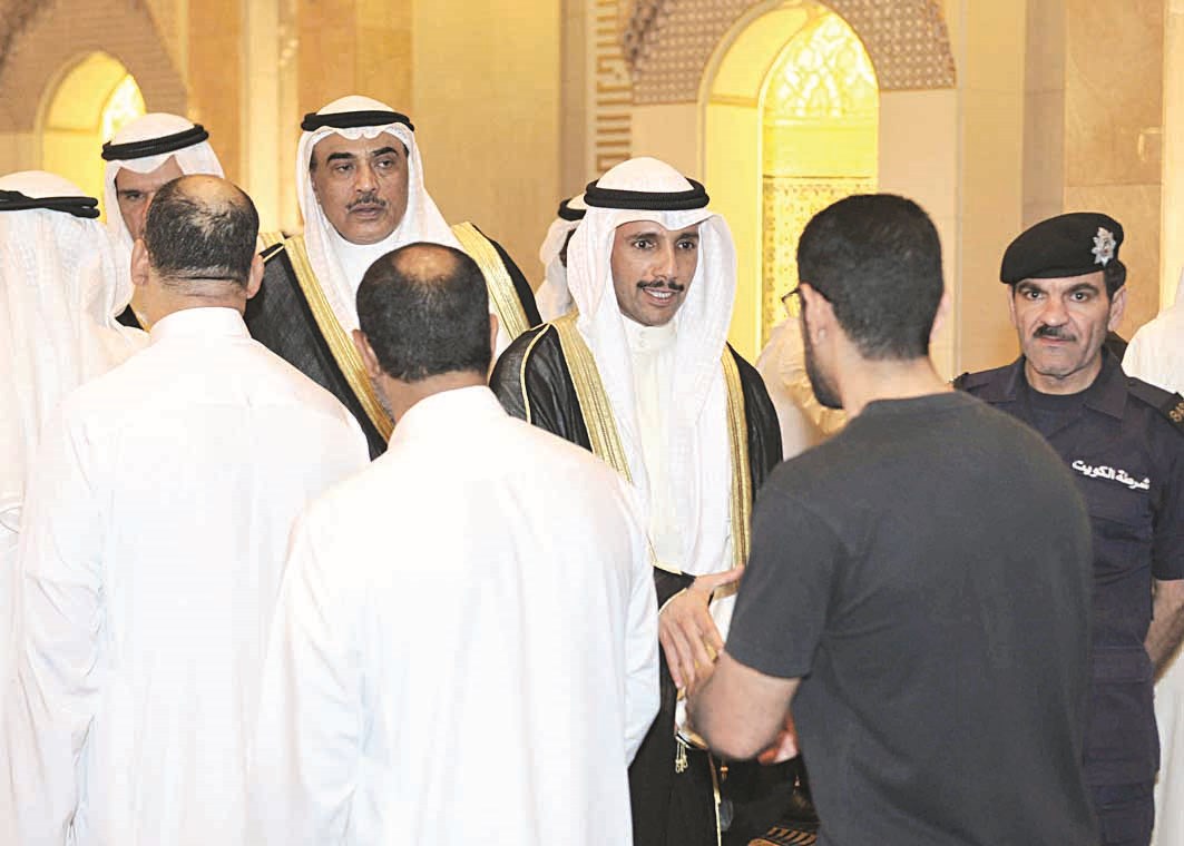 الغانم وصباح الخالد يتقبلان التعازي