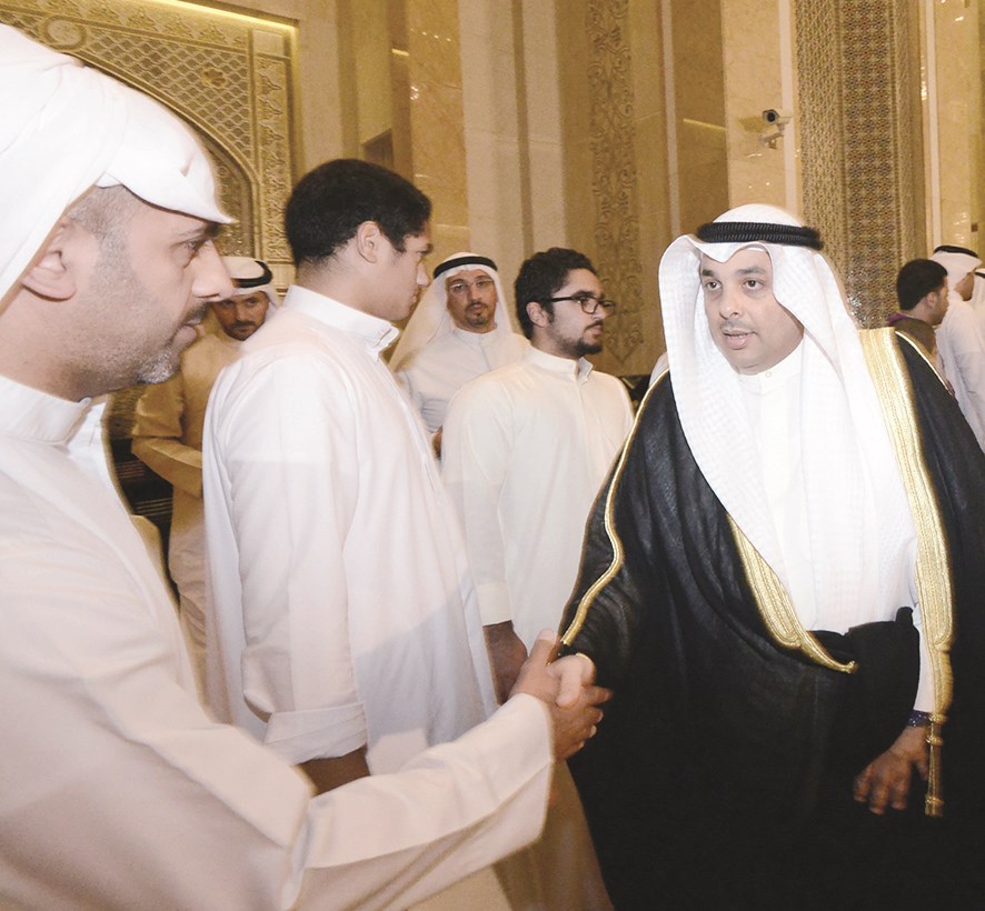 الصانع معزيا