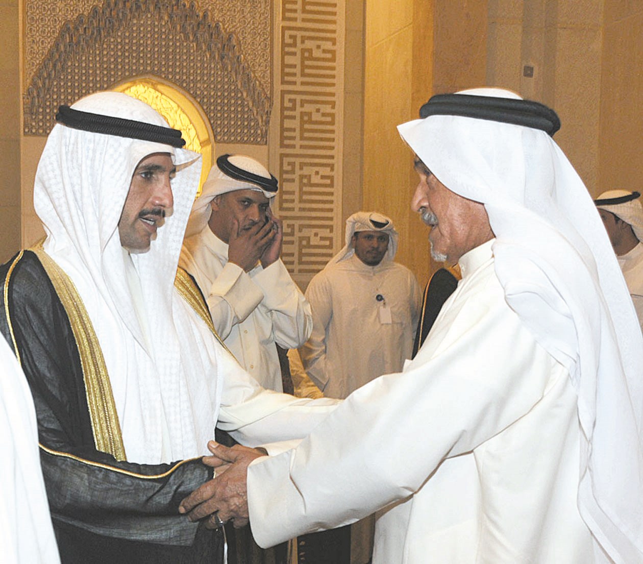 الرئيس الغانم معزياً ومتقبلا التعازي