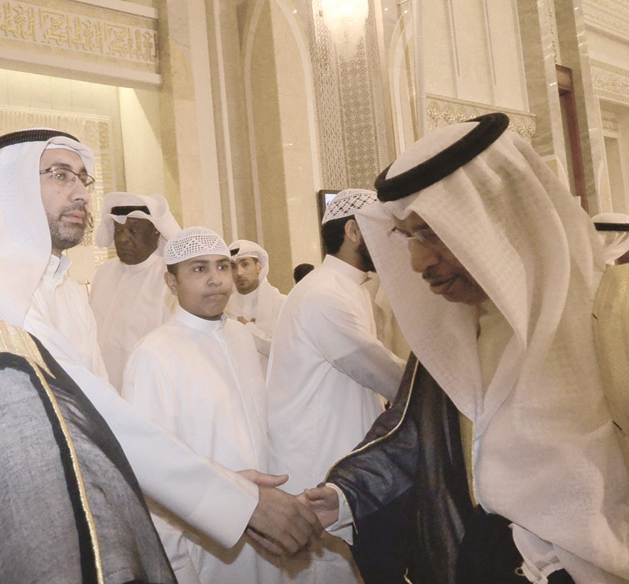 جابر المبارك يقدم التعازي