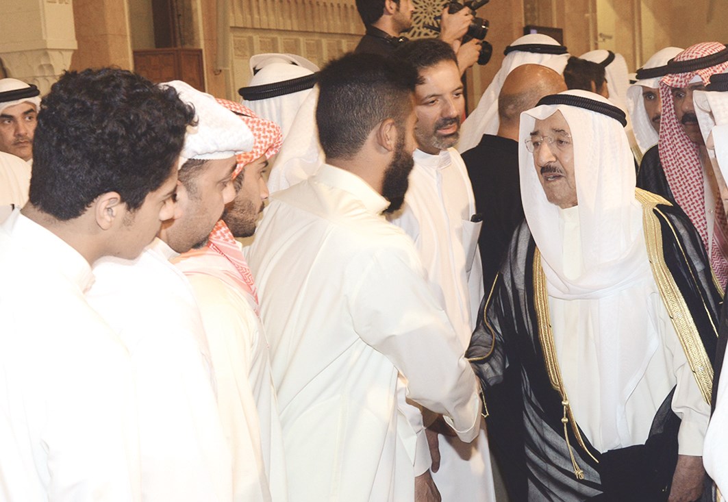 سمو الأمير حرص على تعزية الكبير والصغير