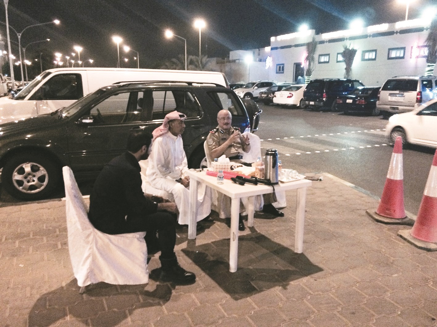 حضور أمني في محيط المسجد