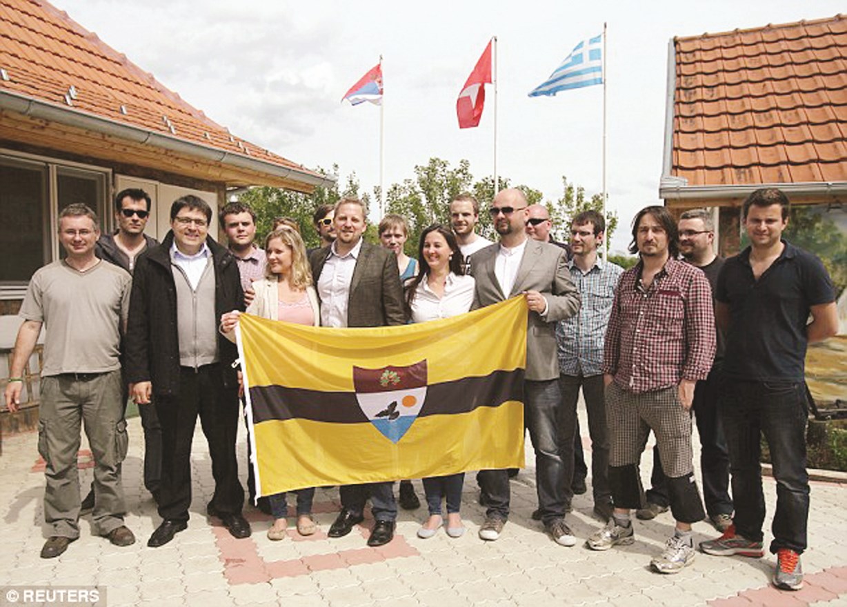 u0631u0626u064au0633 u00abu0644u064au0628u0631u0644u0627u0646u062fu00bb... (u0627u0644u0631u0627u0628u0639 u0645u0646 u0627u0644u064au0645u064au0646 u0641u064a u0627u0644u0635u0641 u0627u0644u0623u0645u0627u0645u064a) u0645u062au0648u0633u0637u0627u064b u0639u062fu062fu0627u064b u0645u0646 u0645u0648u0627u0637u0646u064a u062fu0648u064au0644u062au0647