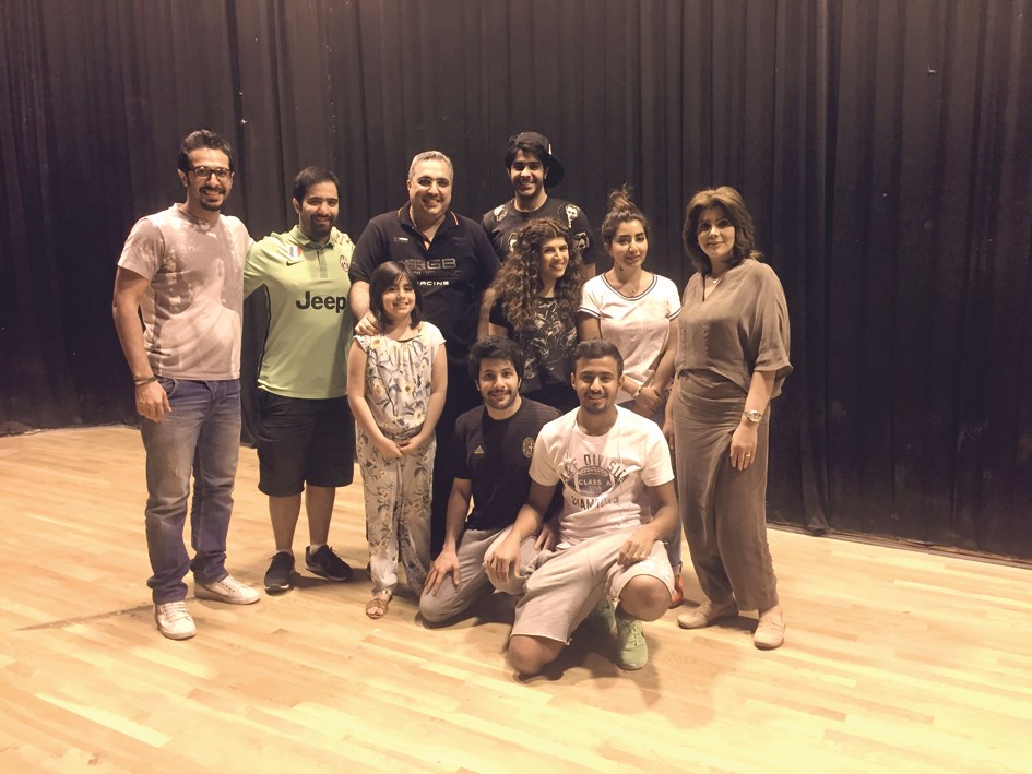 u0641u0631u064au0642 u0627u0644u0639u0645u0644... u0641u064a u0635u0648u0631u0629 u062cu0645u0627u0639u064au0629 u0644u0640 u00abu0627u0644u0631u0627u064au00bb