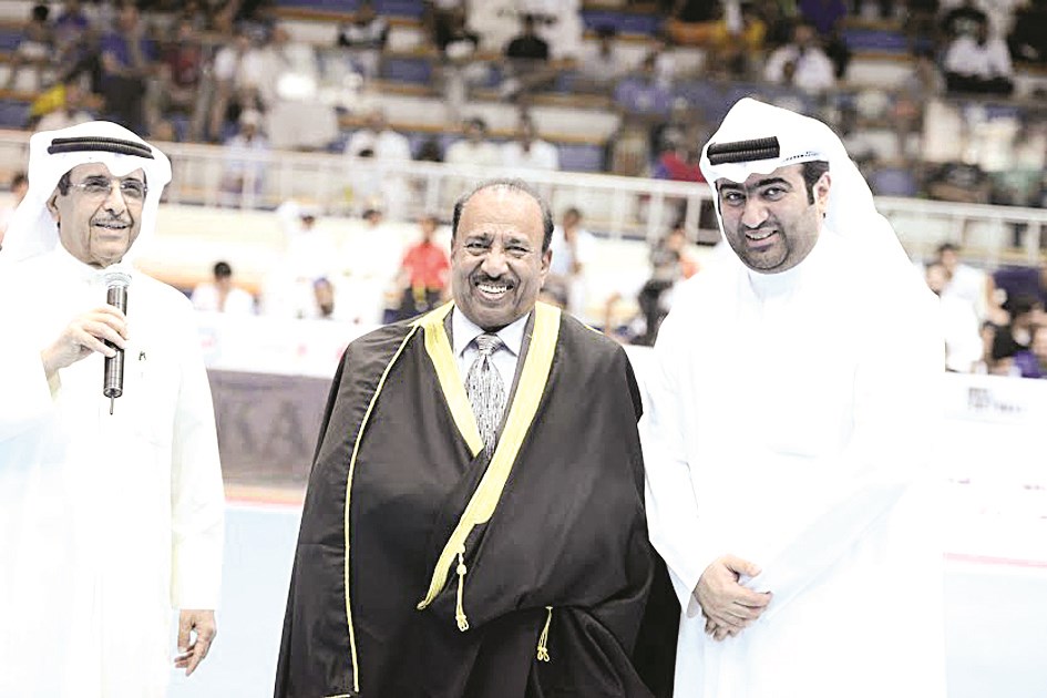 الروضان مكرّماً الحربان وبدا المسند إلى جانبهما