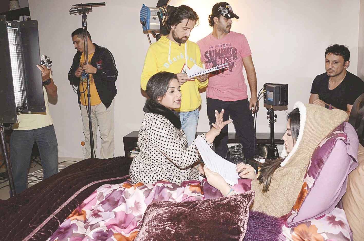 المخرج الزعبي يوجه مرام وميساء