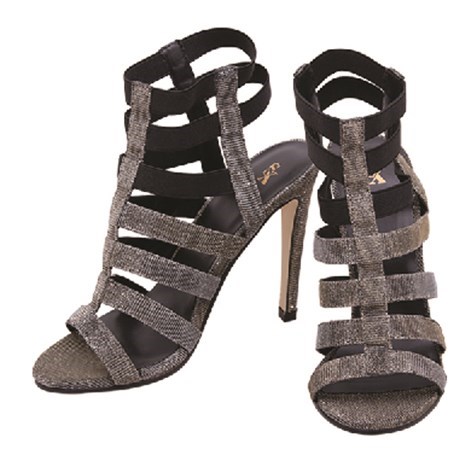 ... وتشكيلة واسعة من أحذية المرأة لجميع المناسبات