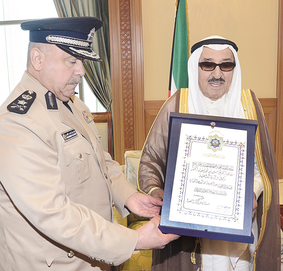 ... ويمنح الفهد وسام الكويت ذا الرصيعة