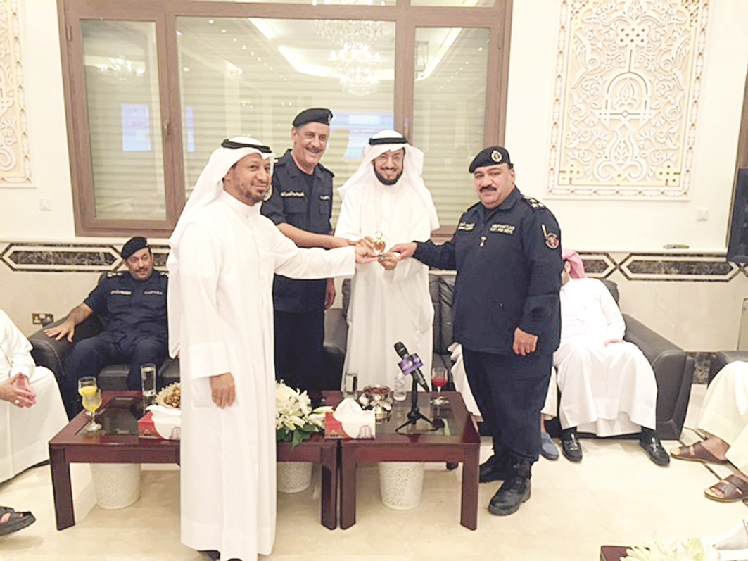 u0627u0644u062du064au0635 u0645u0637u064au0628u0627u064b u0623u064au062fu064a u0631u062cu0627u0644 u0627u0644u0627u0645u0646 u0628u0627u0644u0645u0633u0643 u0639u0631u0641u0627u0646u0627u064b u0628u062cu0647u0648u062fu0647u0645