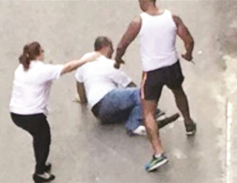 u0627u0644u062cu0627u0646u064a u064au0644u0627u062du0642 u0636u062du064au062au0647 u0648u0633u0637 u062au0648u0633u0644u0627u062a u0645u0646 u0632u0648u062cu062au0647 u0628u062au0631u0643u0647