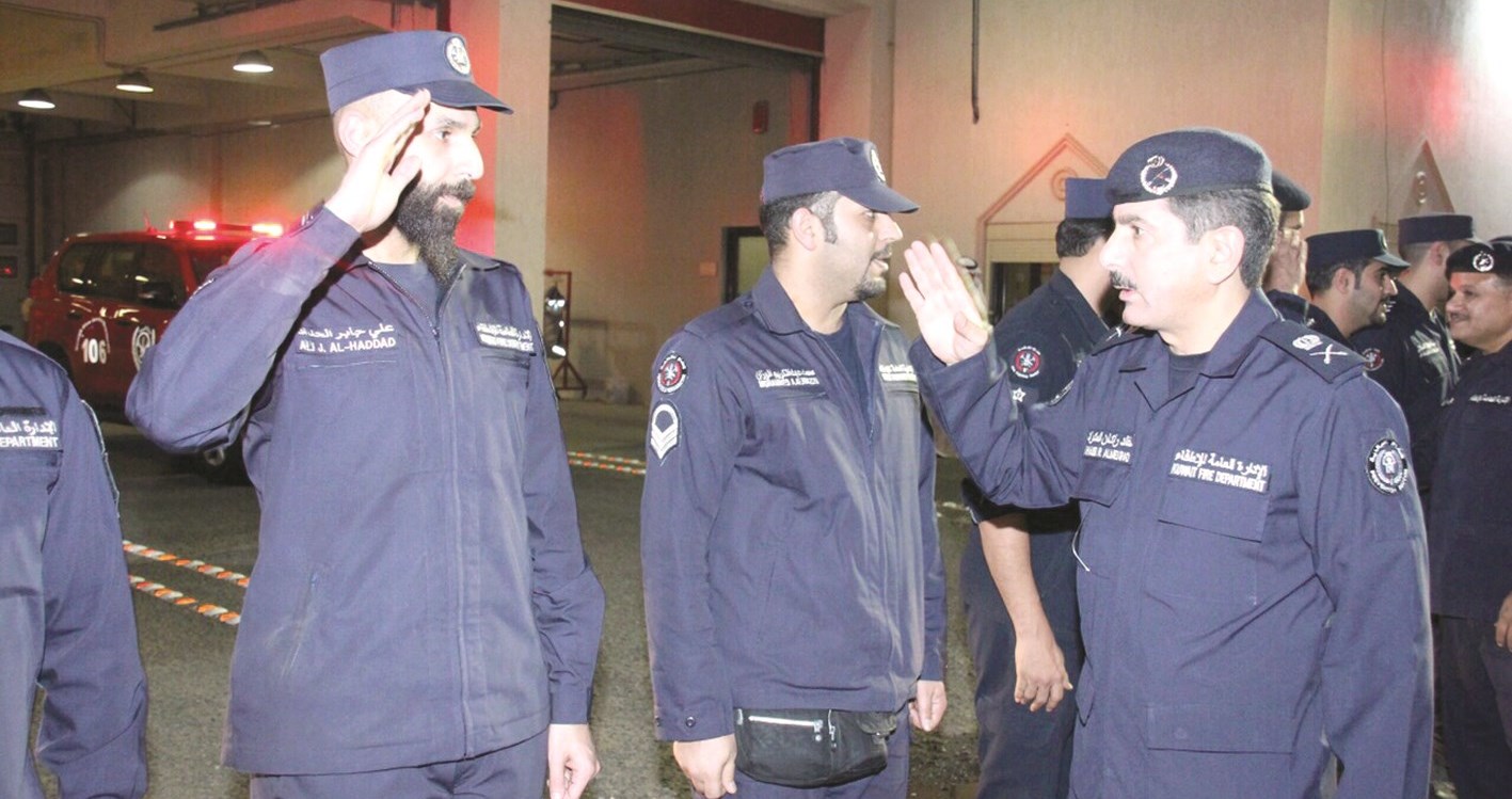 المكراد يحيي أحد رجال الإطفاء