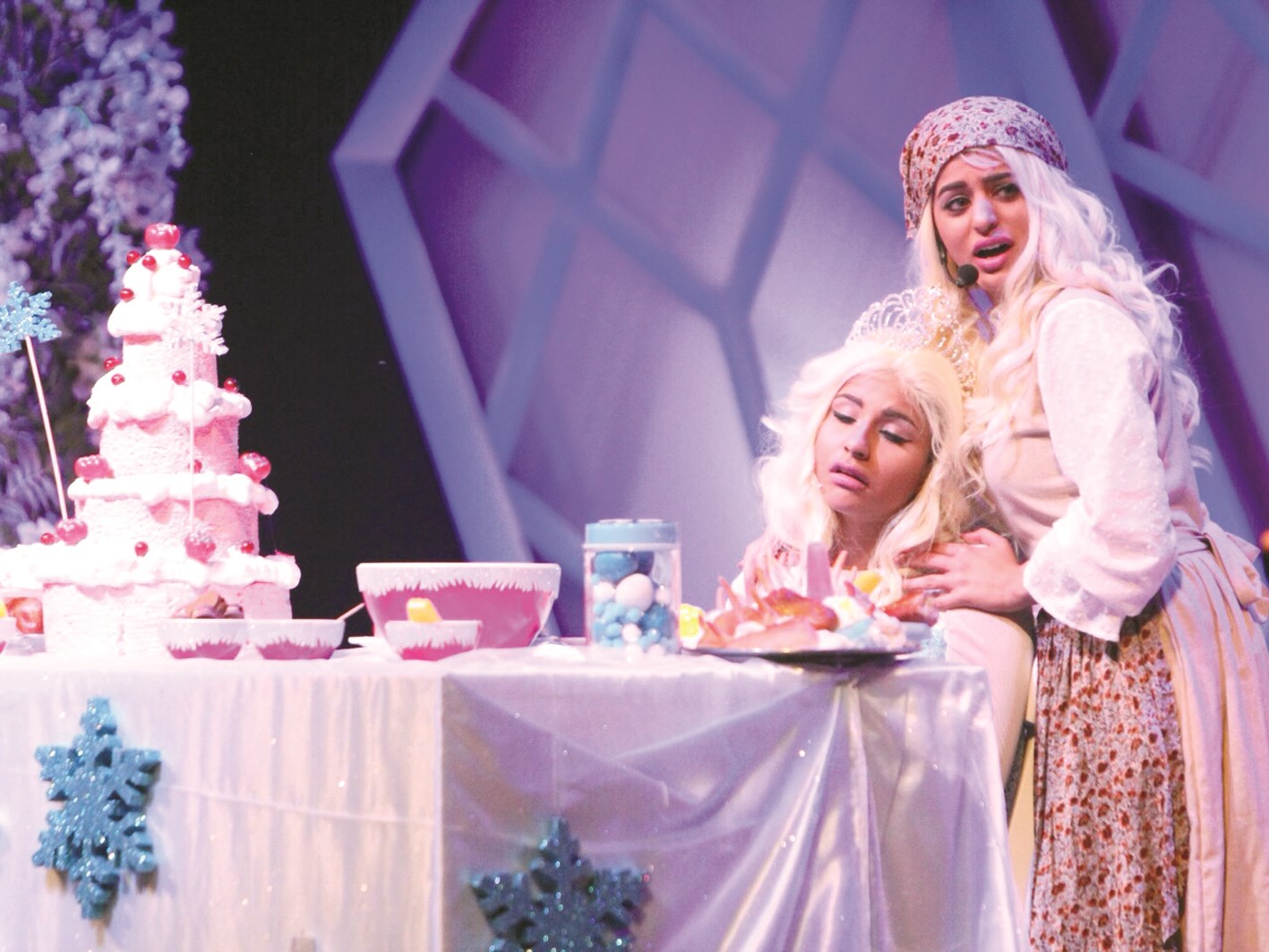 u0635u0645u0648u062f u0648u0633u0639u0648u062fu0629... u0627u0644u062eu0627u062fu0645u0629 u0648u0627u0644u0623u0645u064au0631u0629