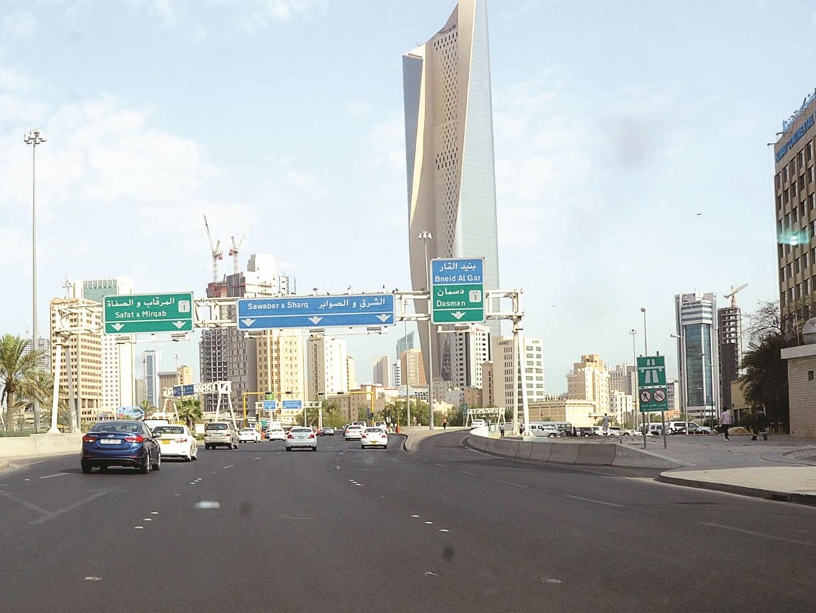 u0627u0646u0633u064au0627u0628u064au0629 u0645u0631u0648u0631u064au0629 u0641u064a u0627u0644u0634u0648u0627u0631u0639 u0645u0639 u0642u0644u0629 u0639u062fu062f u0627u0644u0633u064au0627u0631u0627u062a u0641u064a u0623u0648u0644 u0627u064au0627u0645 u0627u0644u062fu0648u0627u0645 u0628u0639u062f u0627u0644u0639u064au062f     (u062au0635u0648u064au0631 u0637u0627u0631u0642 u0639u0632 u0627u0644u062fu064au0646)