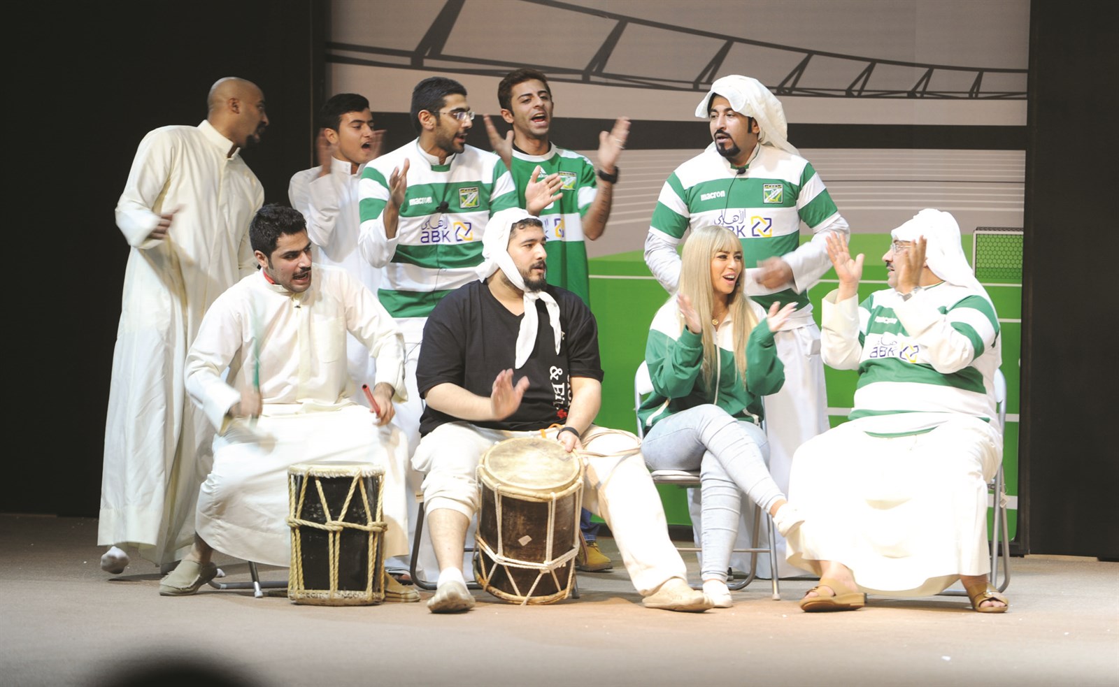 u062cu0645u0647u0648u0631 u0627u0644u0646u0627u062fu064a u0627u0644u0639u0631u0628u064a        (u062au0635u0648u064au0631 u0637u0627u0631u0642 u0639u0632u0627u0644u062fu064au0646)