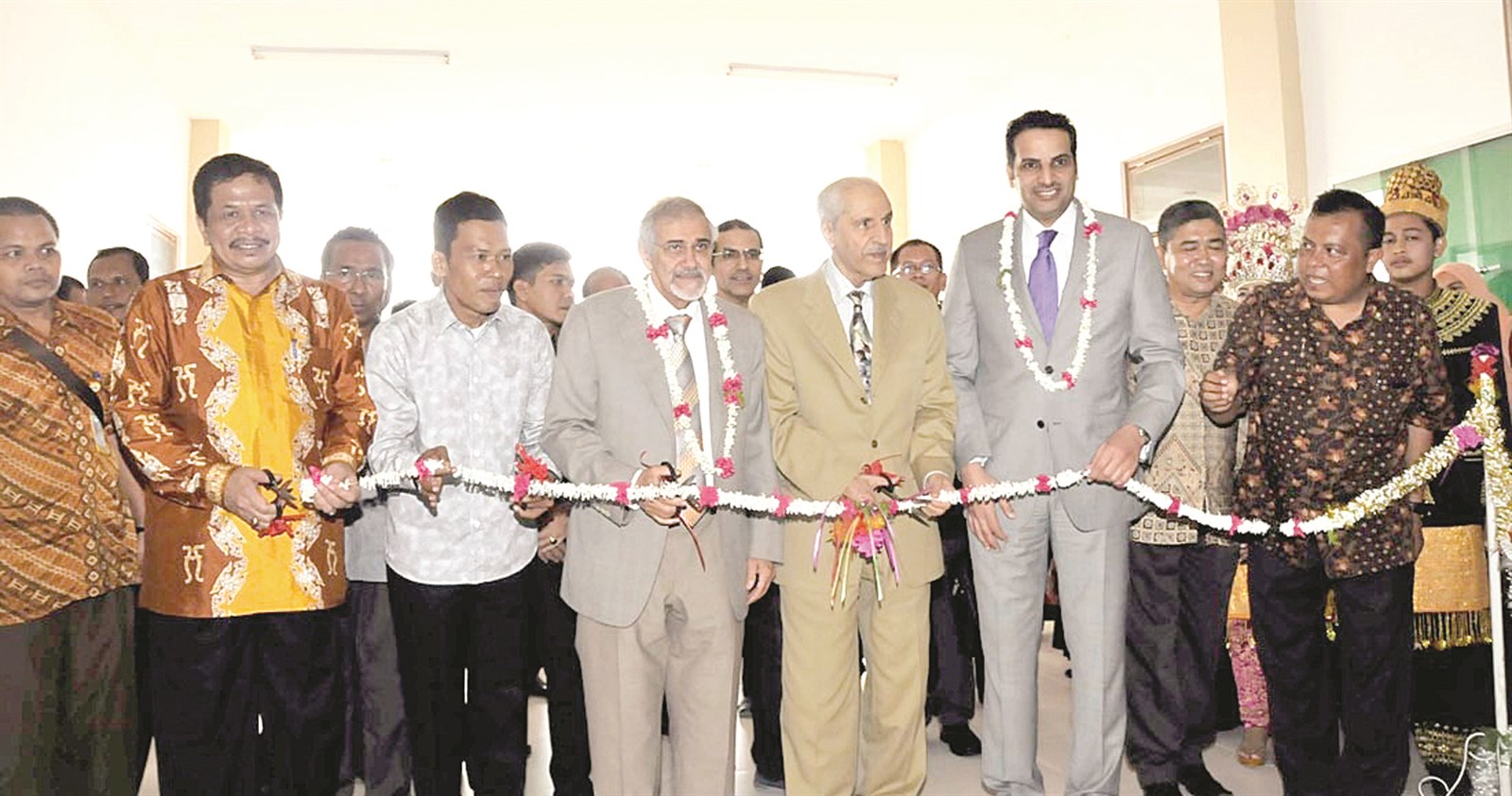 الساير يشارك في قص شريط الافتتاح