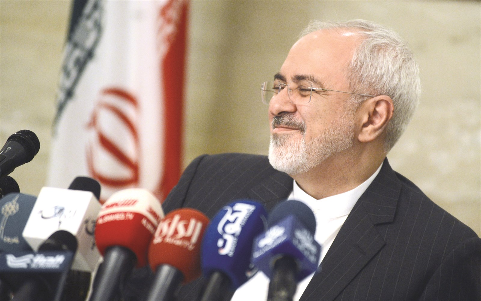 u0638u0631u064au0641 u0645u062au062du062fu062bu0627 u0641u064a u0627u0644u0645u0624u062au0645u0631 u0627u0644u0635u062du0627u0641u064a u0623u0645u0633 (u062au0635u0648u064au0631 u0623u0633u0639u062f u0639u0628u062fu0627u0644u0644u0647)