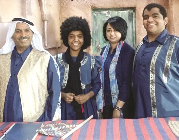 الحمادي مع فريق عمل «الفصلة»