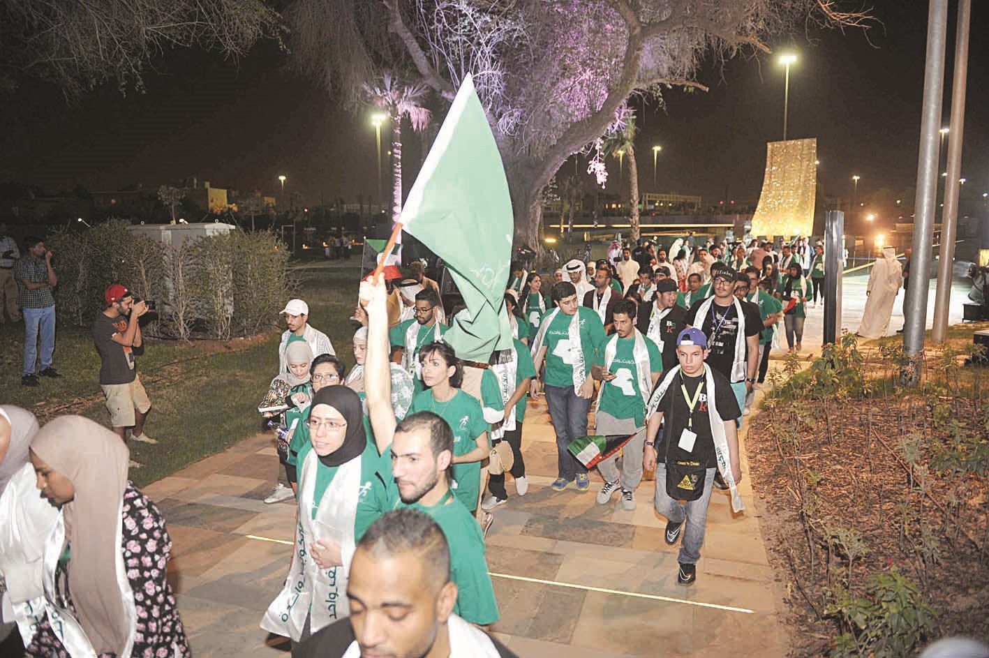 مشاركون في المسيرة