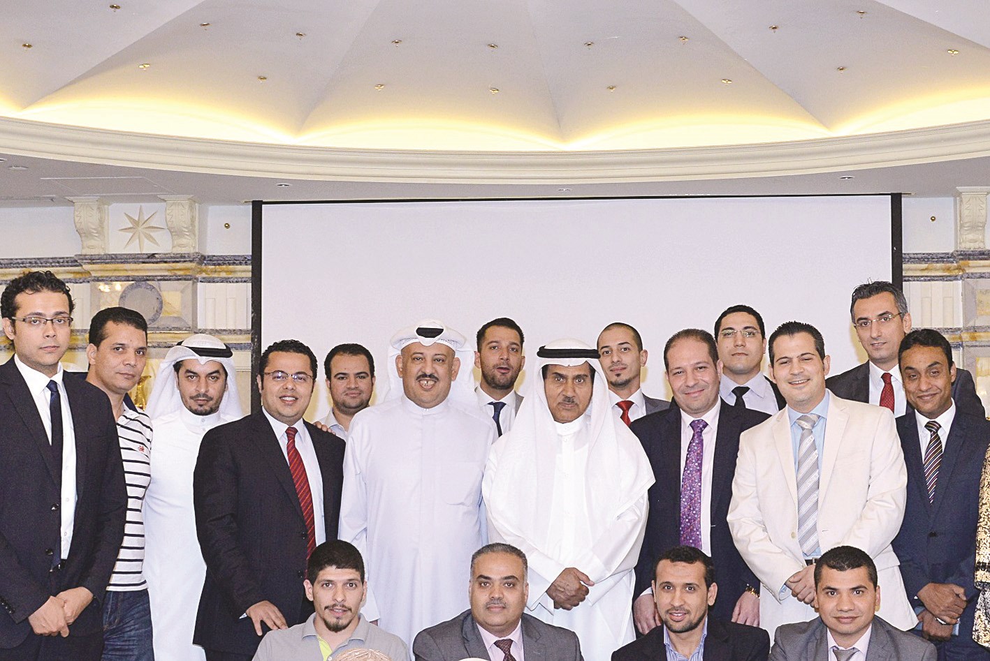 u0627u0644u0634u0627u062fu064a u0648u0627u0644u0646u0635u0641 u064au062au0648u0633u0651u0637u0627u0646 u0627u0644u0645u0648u0638u0641u064au0646