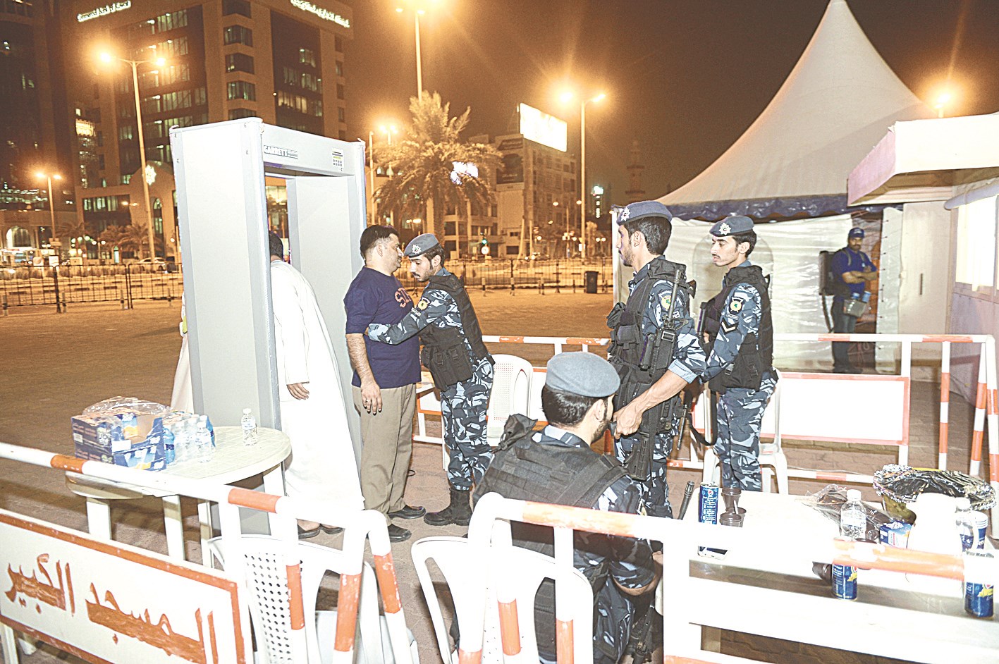 بوابات الكترونية... زائر جديد للمساجد هذا العام