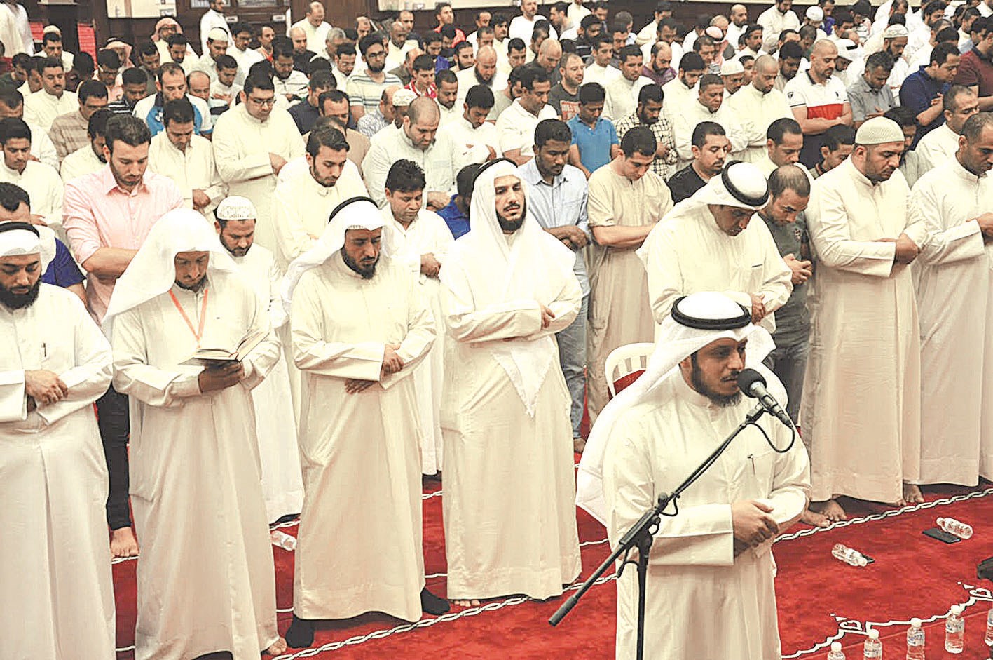 الجهيم يؤم المصلين في مركز الراشد