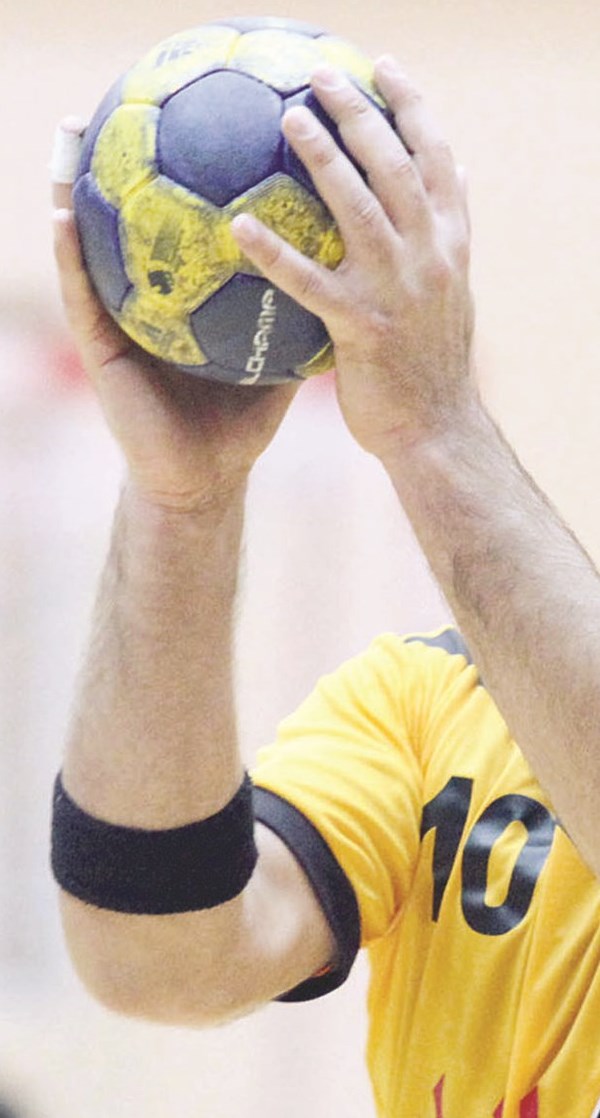 u0643u0631u0629 u0627u0644u064au062f ... u0641u064a u0642u0628u0636u0629 u00abu0627u0644u0641u0631u0627u063au00bb!