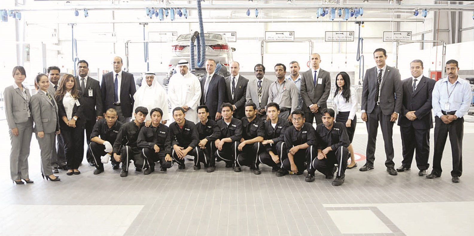 u0627u0644u0633u0627u064au0631 u064au062au0648u0633u0637 u0641u0631u064au0642 u0639u0645u0644 u0627u0644u0645u0631u0643u0632 u0627u0644u062cu062fu064au062f (u062au0635u0648u064au0631 u0643u0631u0645 u0630u064au0627u0628)