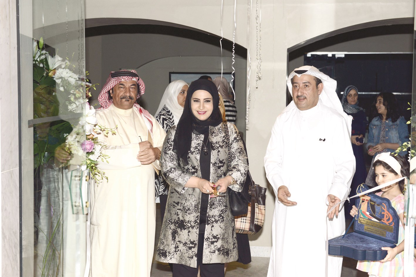 العسعوسي يفتتح المعرض الفوتوغرافي  (تصوير أسعد عبدالله)