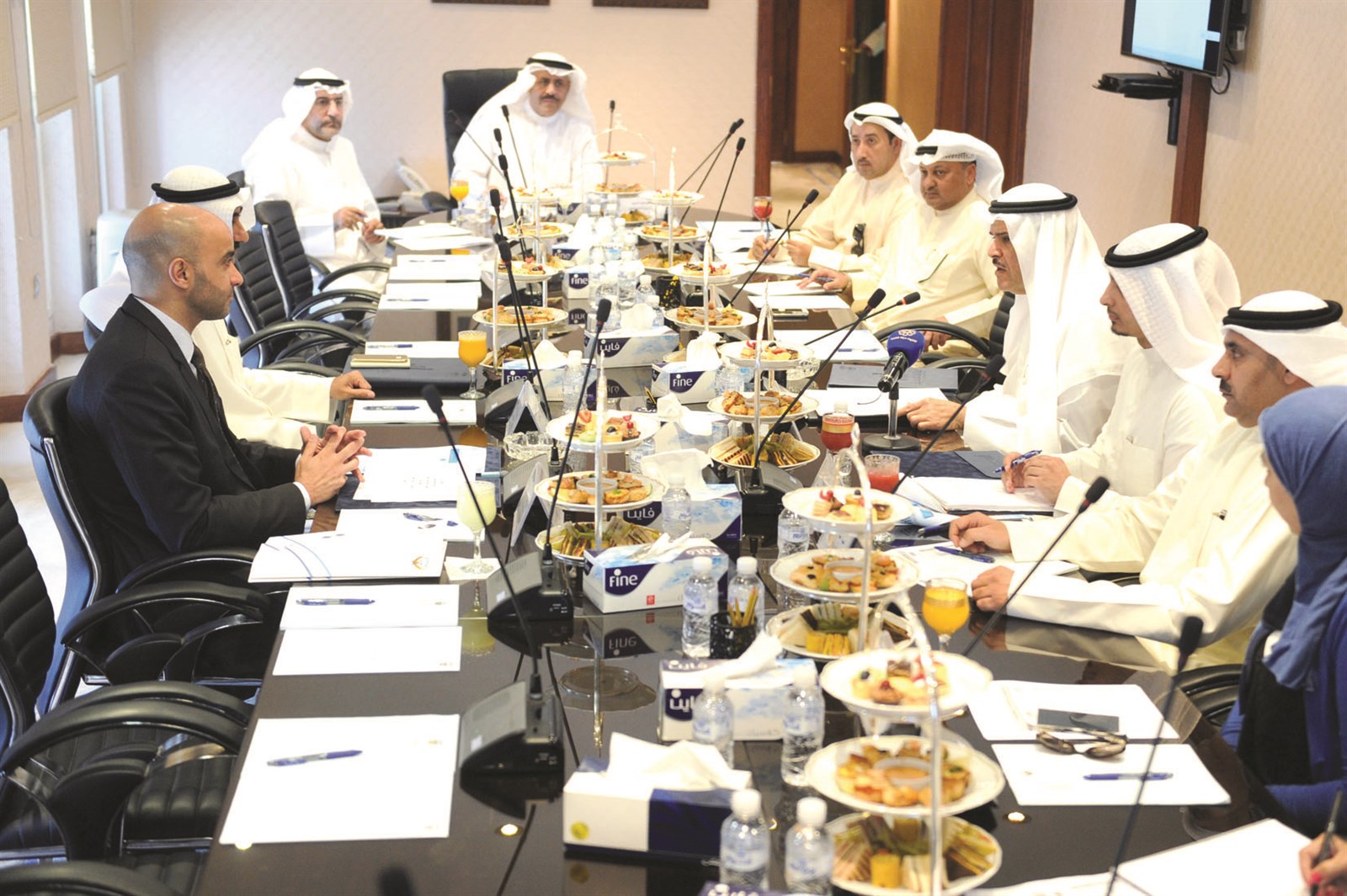 u0648u0632u064au0631 u0627u0644u0625u0639u0644u0627u0645 u062eu0644u0627u0644 u0627u0644u0627u062cu062au0645u0627u0639 u0628u062du0636u0648u0631 u0648u0632u064au0631 u0627u0644u062au062cu0627u0631u0629 u0648u0627u0644u0635u0646u0627u0639u0629