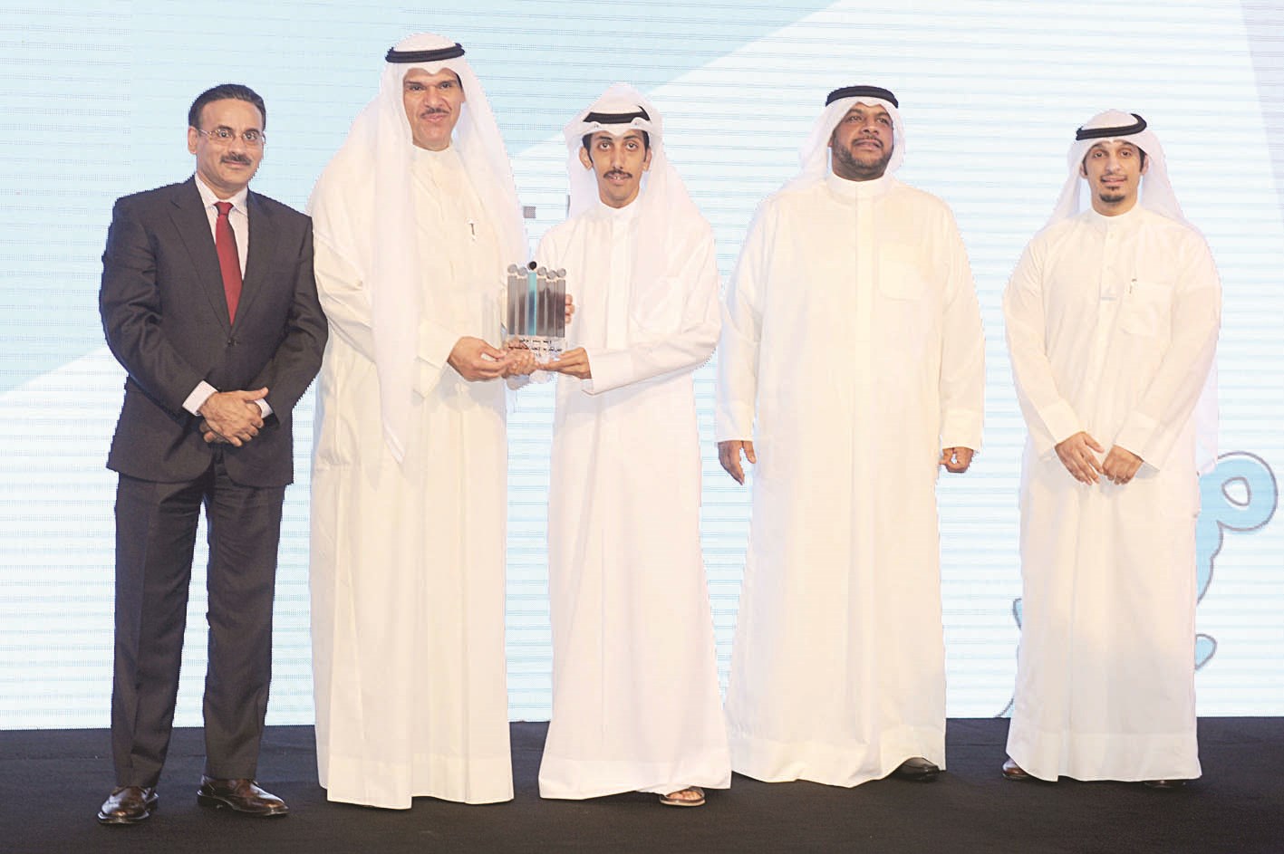 u062au0643u0631u064au0645 u0627u0644u0634u0628u0627u0628 u0627u0644u0645u0645u064au0632u064au0646