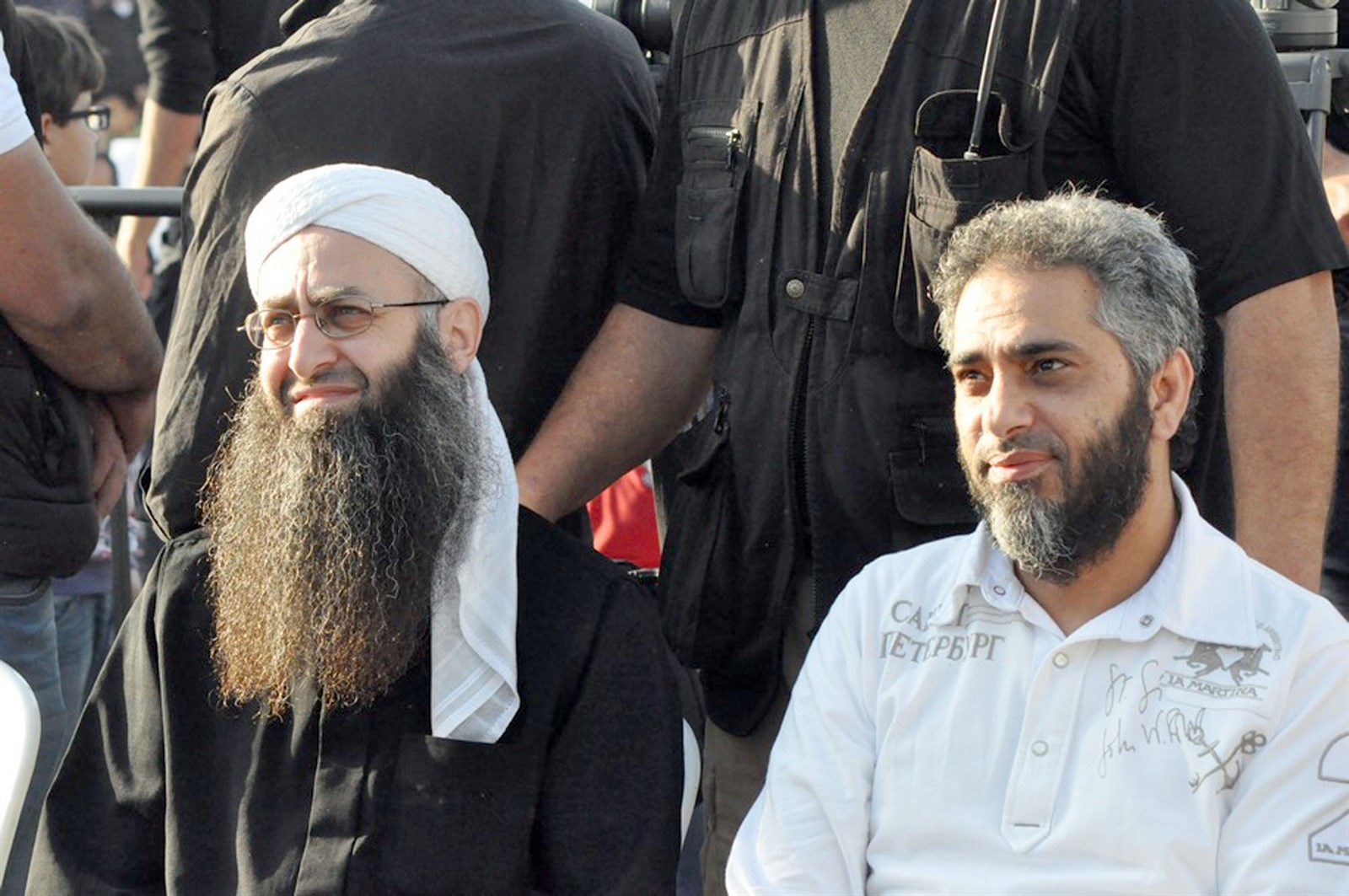 u0623u062du0645u062f u0627u0644u0623u0633u064au0631 u0648u0641u0636u0644 u0634u0627u0643u0631