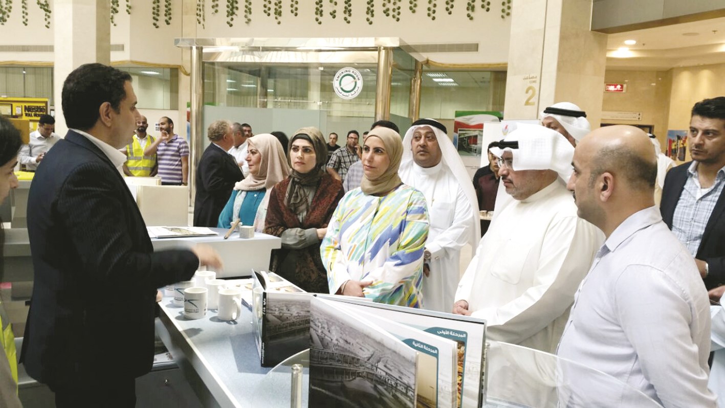 u0627u0644u063au0646u064au0645 u0648u0627u0644u062du0635u0627u0646 u0648u0633u0647u0649 u0623u0634u0643u0646u0627u0646u064a u062eu0644u0627u0644 u062cu0648u0644u062au0647u0645 u0641u064a u0627u0644u0645u0639u0631u0636