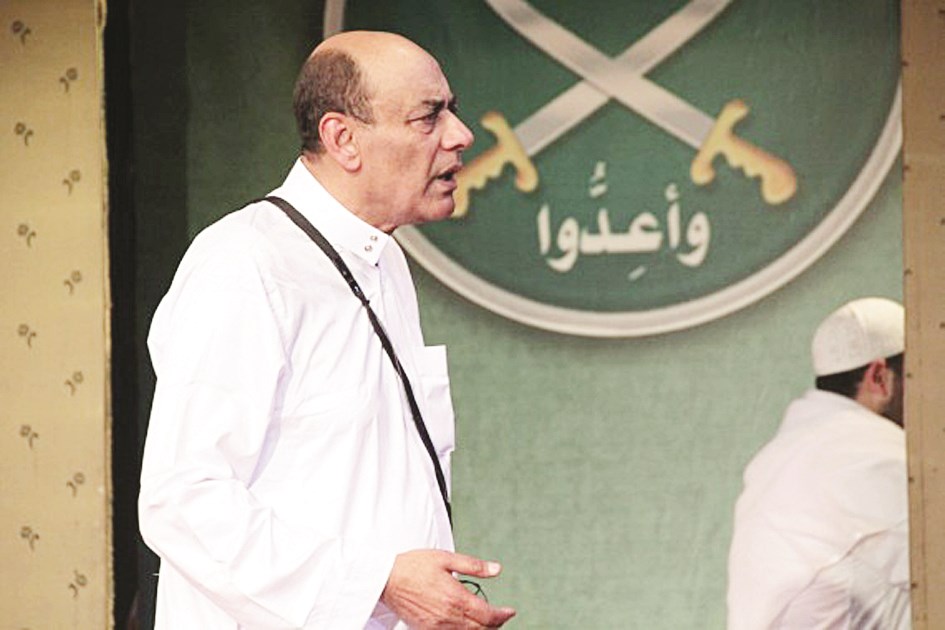 مشهد من مسرحية «غيبوبة»