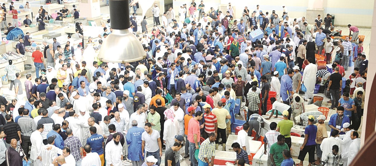 u0627u0644u0632u062du0645u0629 u0641u064a u0633u0648u0642 u0627u0644u0633u0645u0643 u0623u0645u0633 (u062au0635u0648u064au0631 u0643u0631u0645 u0630u064au0627u0628)