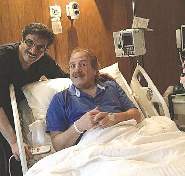 u0645u062du0645u062f u0627u0644u0645u0646u0635u0648u0631 u0641u064a u0627u0644u0645u0633u062au0634u0641u0649 u0648u0625u0644u0649 u062cu0627u0646u0628u0647 u0634u0642u064au0642u0647 u062du0633u064au0646