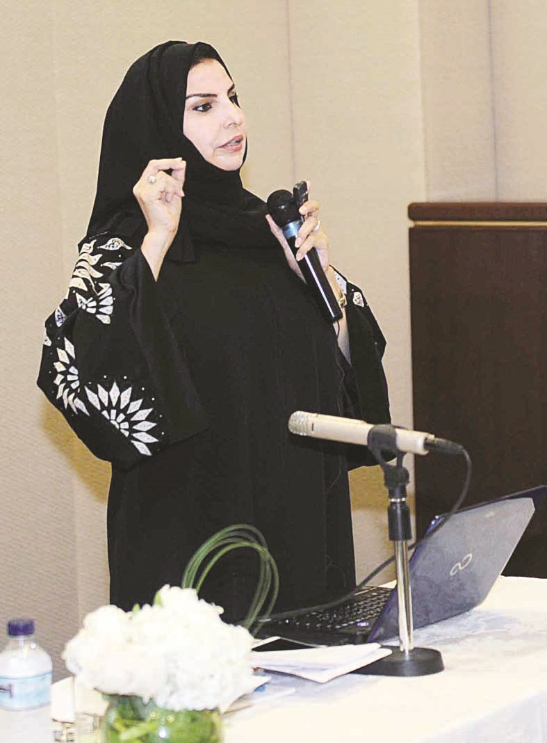 سعدية مفرح في الدورة التدريبية