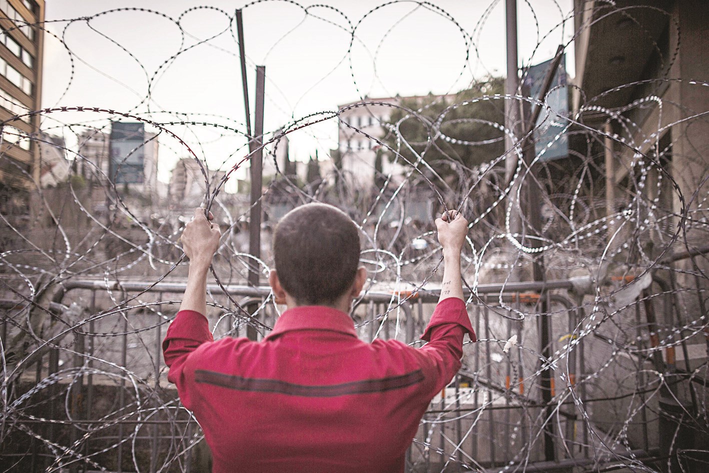 u0644u0628u0646u0627u0646u064a u064au0645u0633u0643 u0628u0627u0644u0633u064au0627u062c u0627u0644u0634u0627u0626u0643 u0627u0644u0630u064a u064au0641u0635u0644 u0628u064au0646 u0633u0627u062du0629 u0627u0644u062au0638u0627u0647u0631 u0648u0627u0644u0642u0635u0631 u0627u0644u062du0643u0648u0645u064a u0641u064a u0628u064au0631u0648u062a (u062f u0628 u0623)