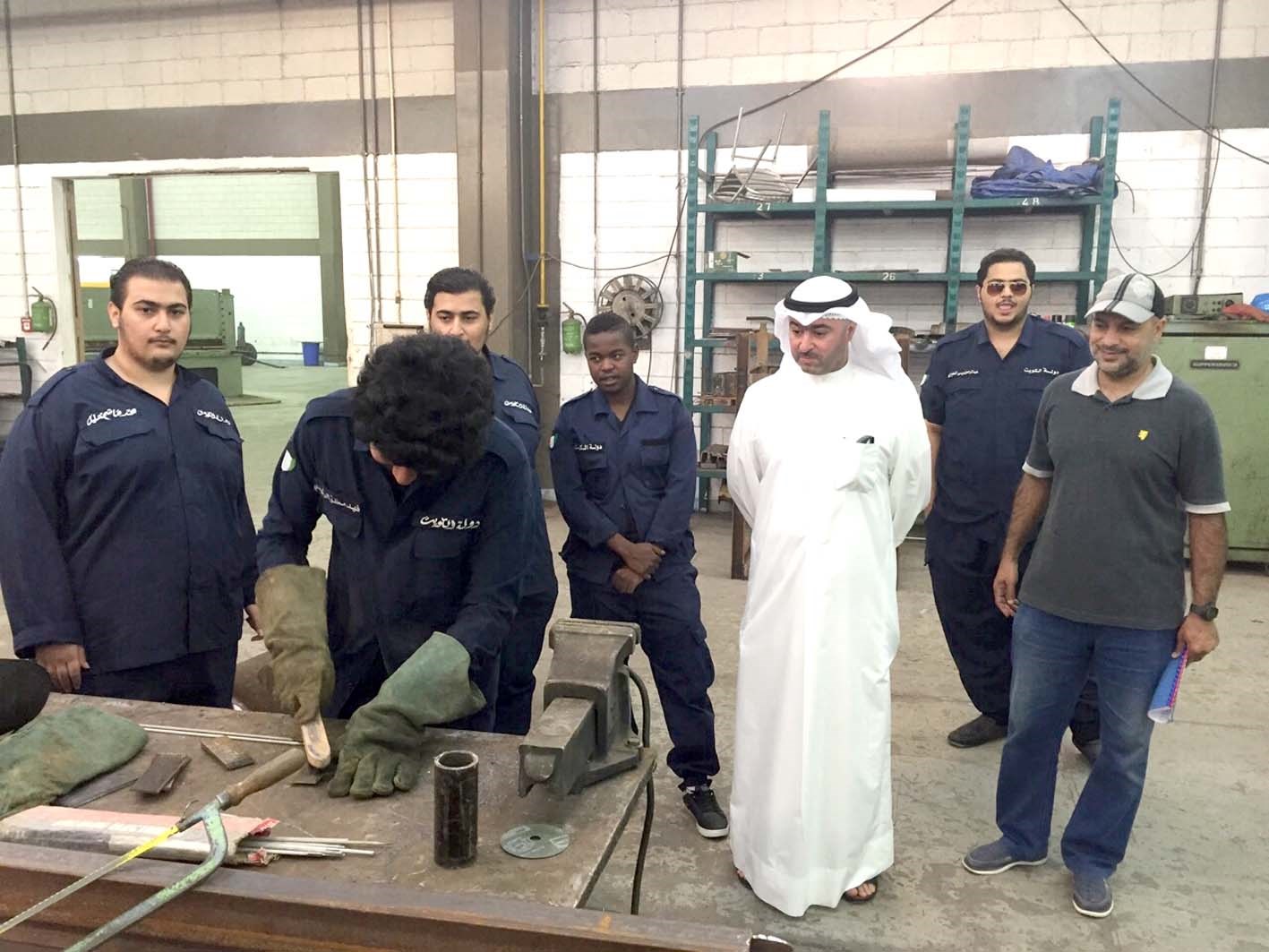 u062cu0627u0646u0628 u0645u0646 u0627u0644u062cu0648u0644u0629